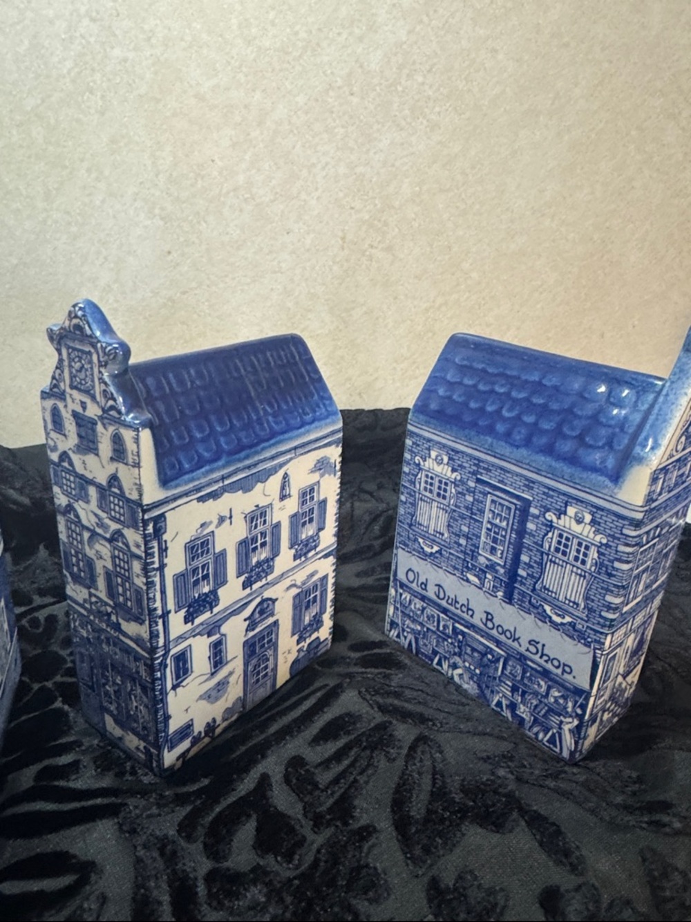 Vintage Blue and White Delft-Style Ceramic Dutch House Set - Picture 4 of 11